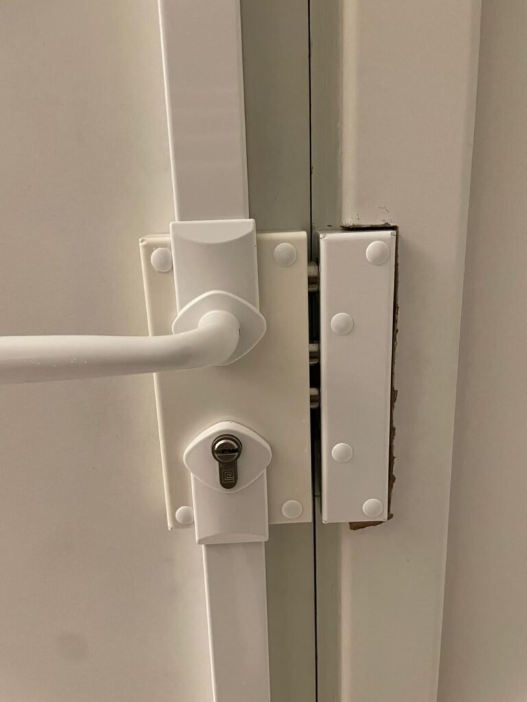 Porte claquée à cannes