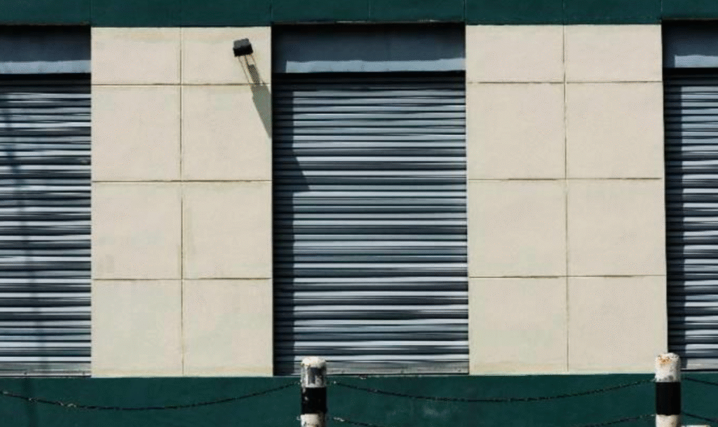 rideau métallique bloqué